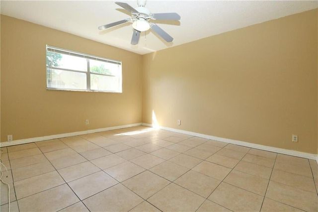 9915 Sandalfoot Boulevard 408, Boca Raton, FL 33428