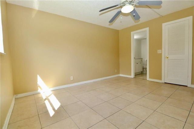 9915 Sandalfoot Boulevard 408, Boca Raton, FL 33428