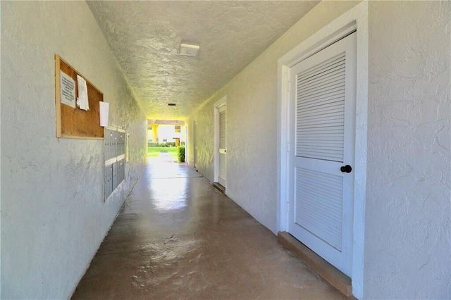 9915 Sandalfoot Boulevard 408, Boca Raton, FL 33428