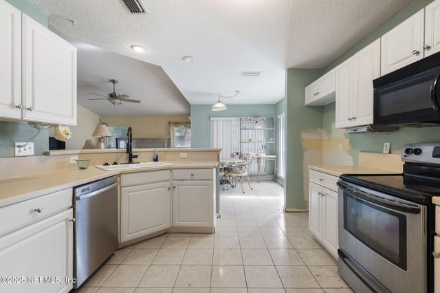 3175 TROPHY Place, Jacksonville, FL 32225