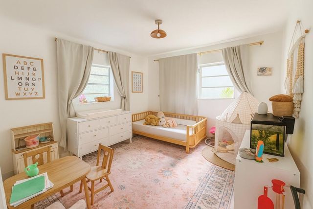 2395 NE 184th Ter, Aventura, FL 33160