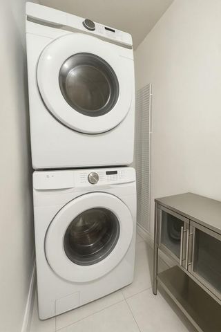 2395 NE 184th Ter, Aventura, FL 33160