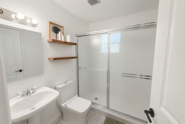 2395 NE 184th Ter, Aventura, FL 33160