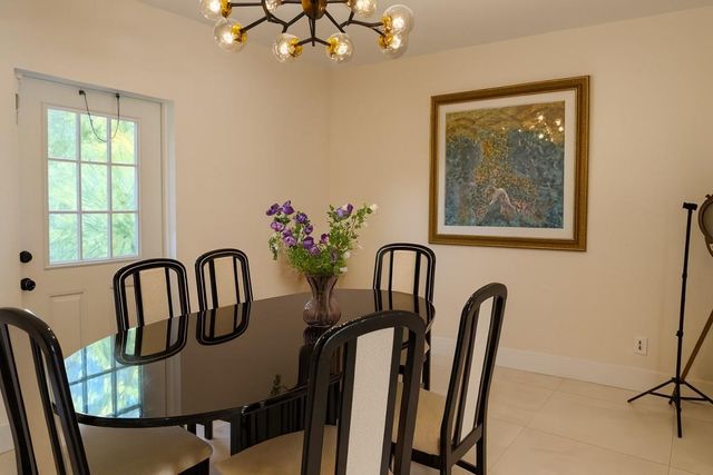 2395 NE 184th Ter, Aventura, FL 33160