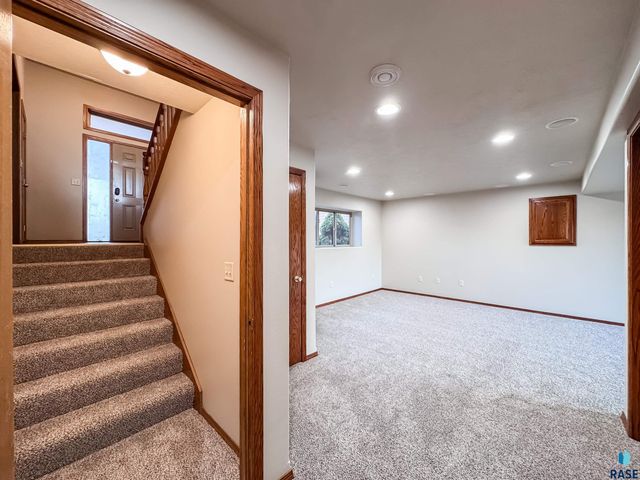 2713 N Vincent Ave Avenue, Sioux Falls, SD 57107