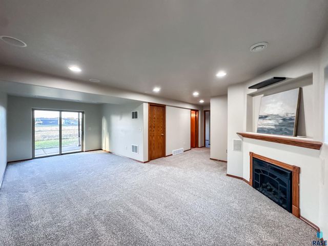 2713 N Vincent Ave Avenue, Sioux Falls, SD 57107