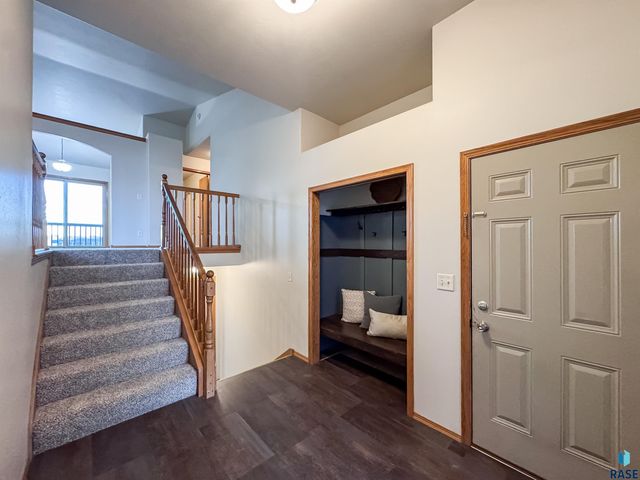 2713 N Vincent Ave Avenue, Sioux Falls, SD 57107