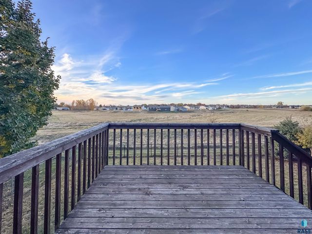 2713 N Vincent Ave Avenue, Sioux Falls, SD 57107