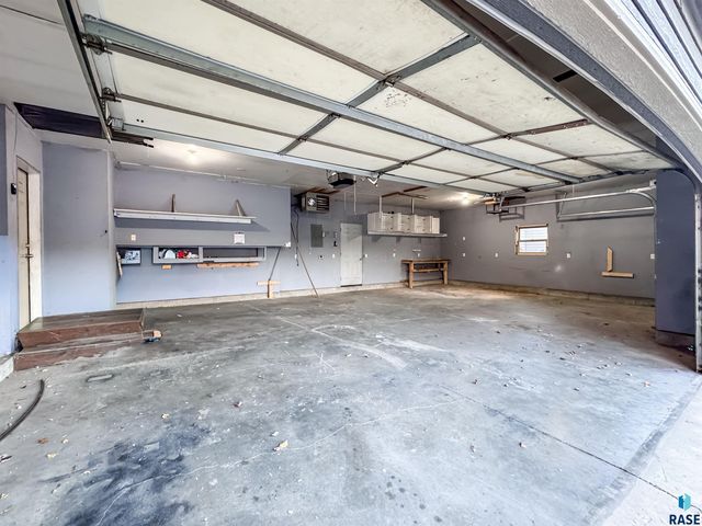 2713 N Vincent Ave Avenue, Sioux Falls, SD 57107