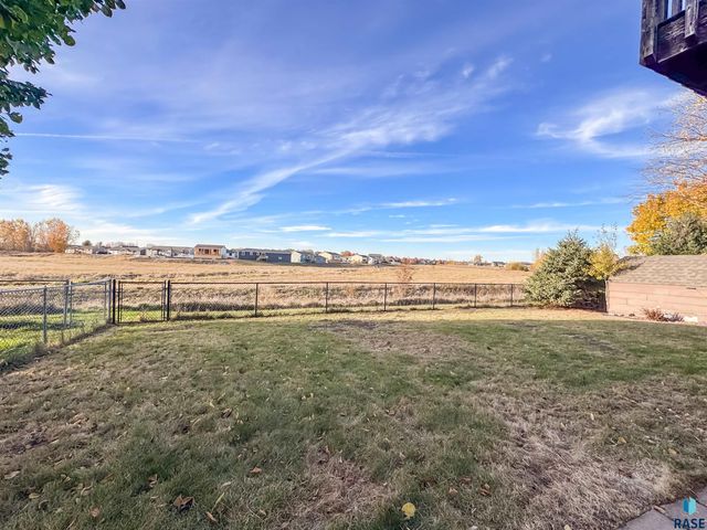 2713 N Vincent Ave Avenue, Sioux Falls, SD 57107