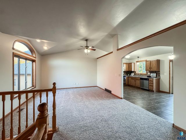 2713 N Vincent Ave Avenue, Sioux Falls, SD 57107