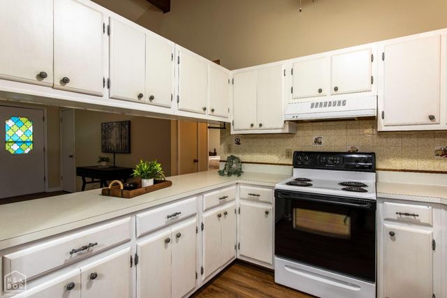 2 Cisco Circle, Cherokee Village, AR 72529