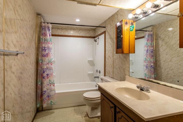 2 Cisco Circle, Cherokee Village, AR 72529