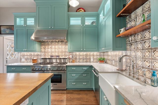 404 E Wall Street, Grapevine, TX 76051