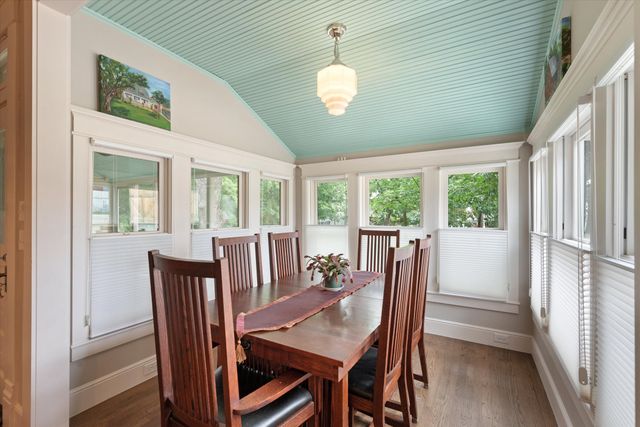 404 E Wall Street, Grapevine, TX 76051