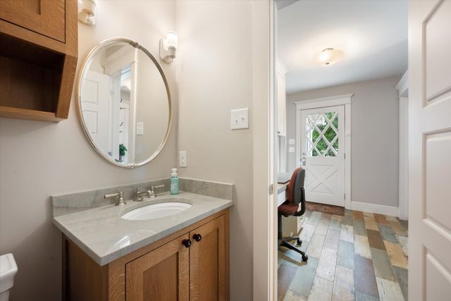 404 E Wall Street, Grapevine, TX 76051