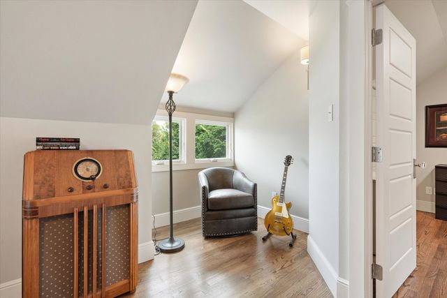 404 E Wall Street, Grapevine, TX 76051