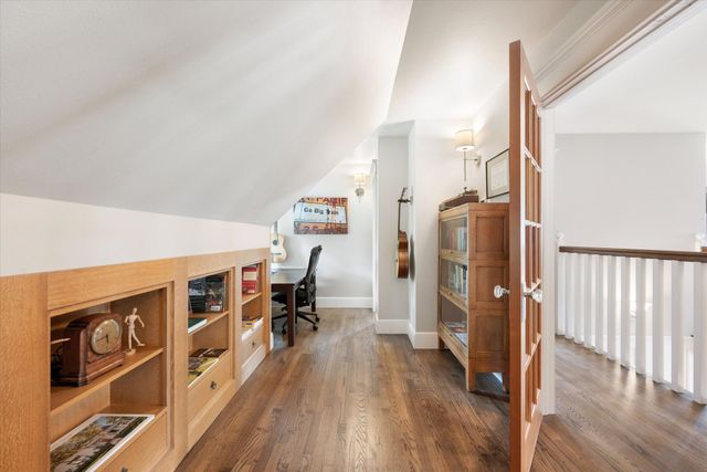 404 E Wall Street, Grapevine, TX 76051