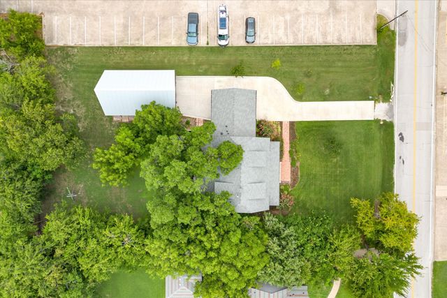 404 E Wall Street, Grapevine, TX 76051