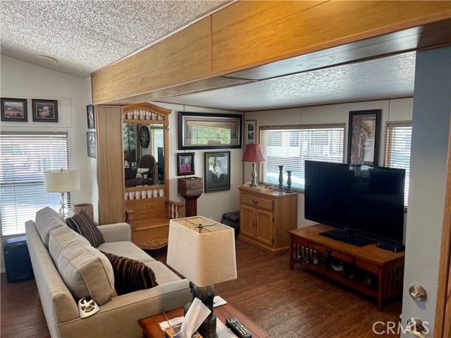 833 Chestnut Drive, San Jacinto, CA 92583