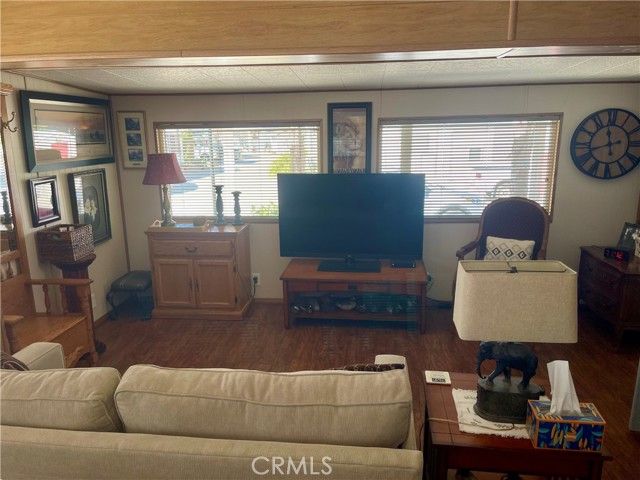 833 Chestnut Drive, San Jacinto, CA 92583