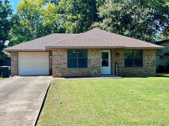 307 N 8th, Durant, OK 74701