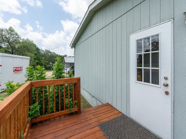 4220 Old McMahan RD, Lockhart, TX 78644