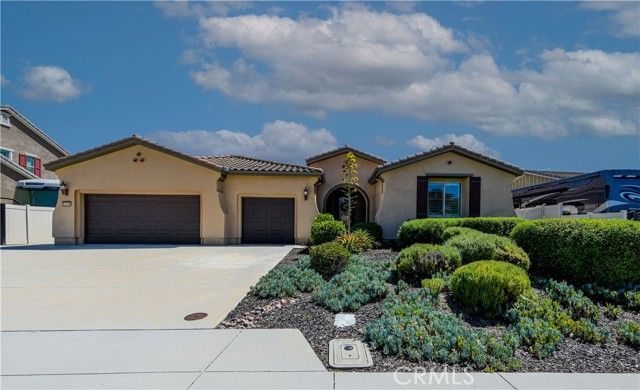 37698 Golden Eagle Avenue, Murrieta, CA 92563
