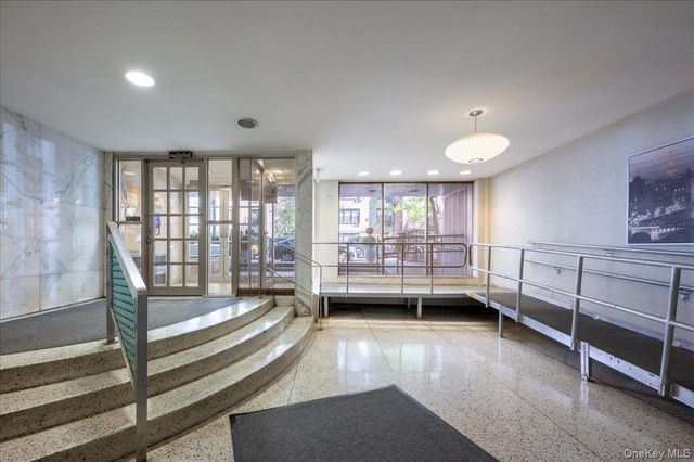 37-30 73rd St 1D, Jackson Heights, NY 11372