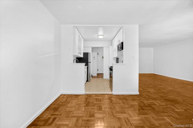 37-30 73rd St 1D, Jackson Heights, NY 11372