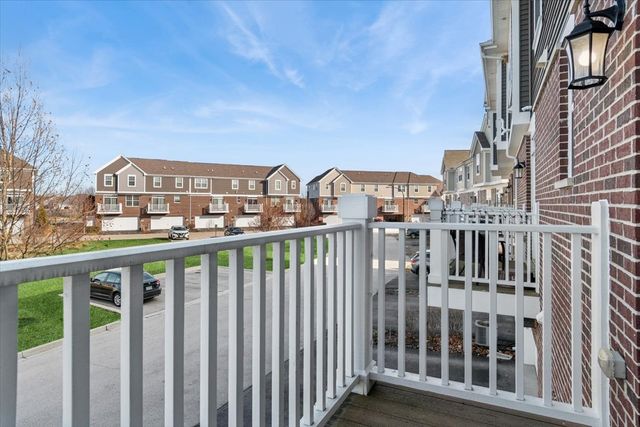 2942 Madison Drive, Naperville, IL 60564