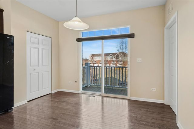 2942 Madison Drive, Naperville, IL 60564