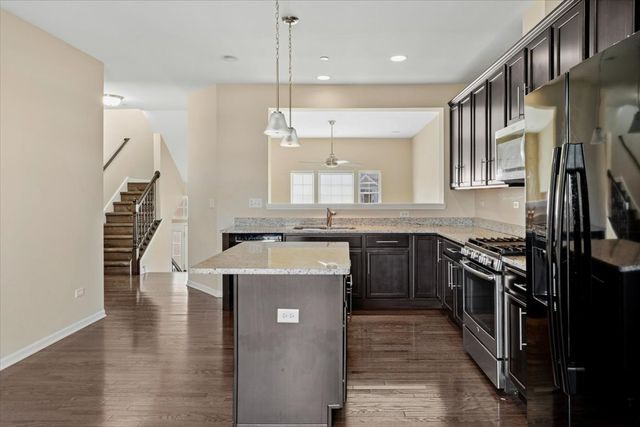 2942 Madison Drive, Naperville, IL 60564