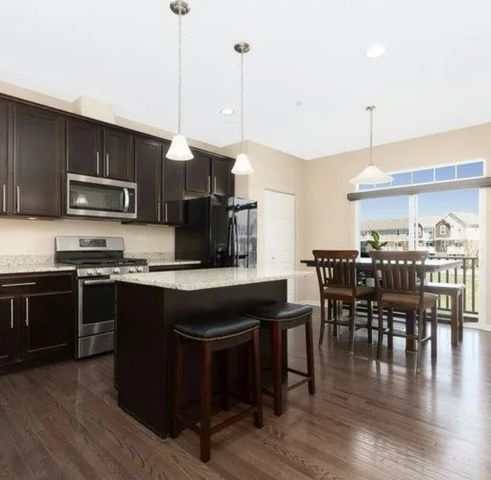 2942 Madison Drive, Naperville, IL 60564