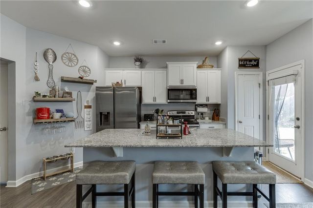 5328 Barberry Avenue, Oakwood, GA 30566