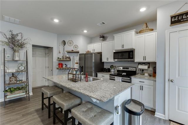 5328 Barberry Avenue, Oakwood, GA 30566