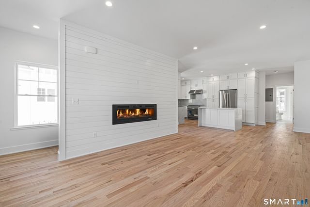 25 Village Road B, Milford, CT 06460