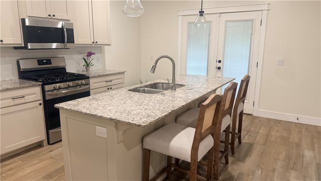 1011 Hampton Street, Tontitown, AR 72762