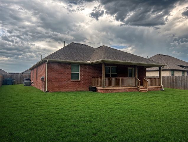 1011 Hampton Street, Tontitown, AR 72762