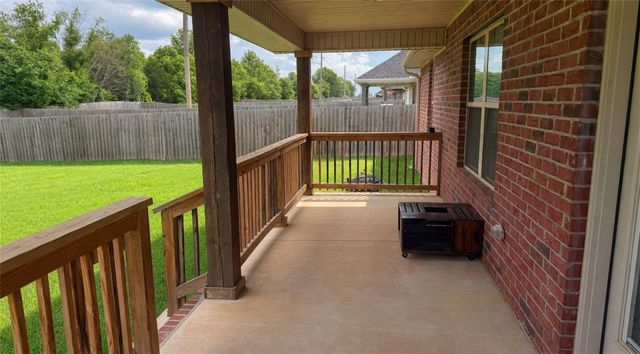 1011 Hampton Street, Tontitown, AR 72762
