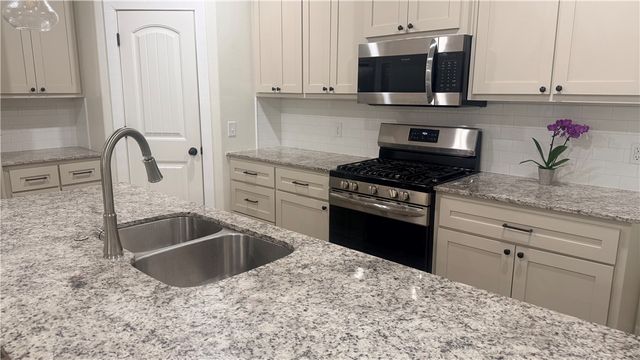 1011 Hampton Street, Tontitown, AR 72762