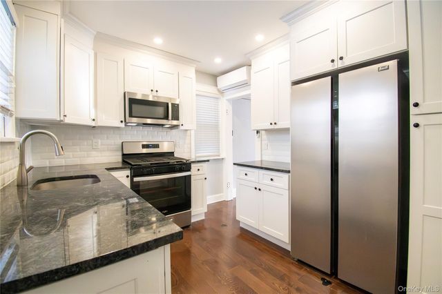 25 Hillside Avenue 1, Rockville Centre, NY 11570