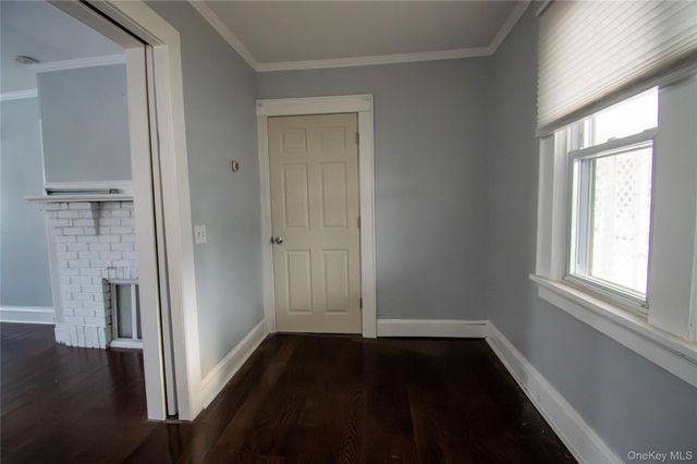 25 Hillside Avenue 1, Rockville Centre, NY 11570