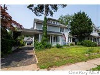 25 Hillside Avenue 1, Rockville Centre, NY 11570
