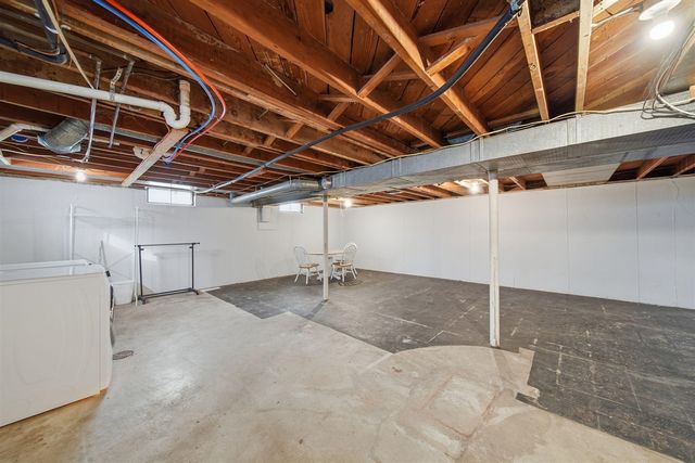 371 Riverside Avenue, Adrian, MI 49221