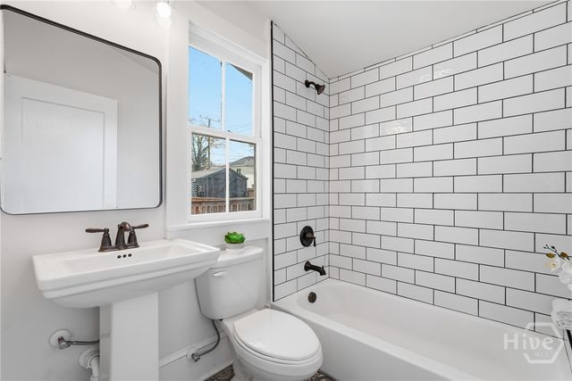 1111 E 31st Street, Savannah, GA 31404