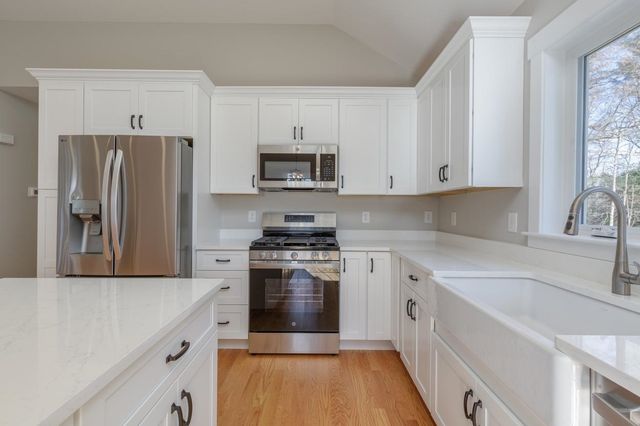 96 Simpson Road, Pelham, NH 03076