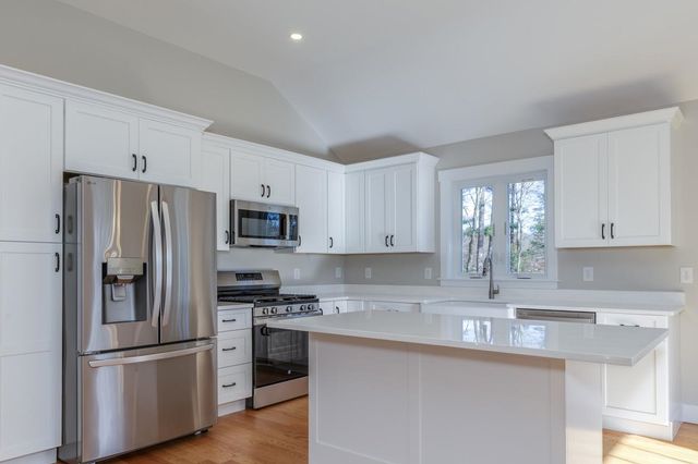 96 Simpson Road, Pelham, NH 03076