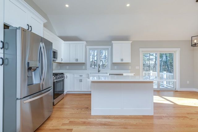 96 Simpson Road, Pelham, NH 03076