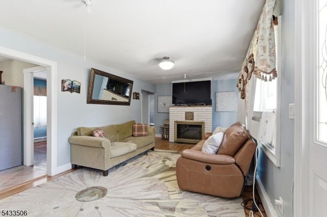 32 Valley View Dr, Mine Hill Twp., NJ 07803